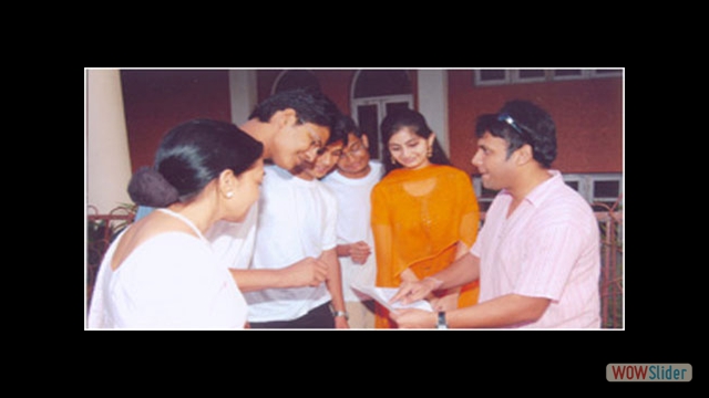 Gautam Garry Gupta receiving the token of Service Excellence Retd.Sr B.A.R.C Mr. R.K.Gupta